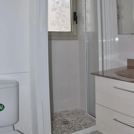 Lavandou, T2 Cabine 4 Pers, A 10 M Plage, Parking Prive, Tennis, Jardin - Fr-1-803-68 Apartment Le Lavandou
