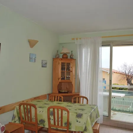 Apartment Lavandou, T2 Cabine 4 Pers, A 10 M Plage, Parking Prive, Tennis, Jardin - Fr-1-803-68 Le Lavandou
